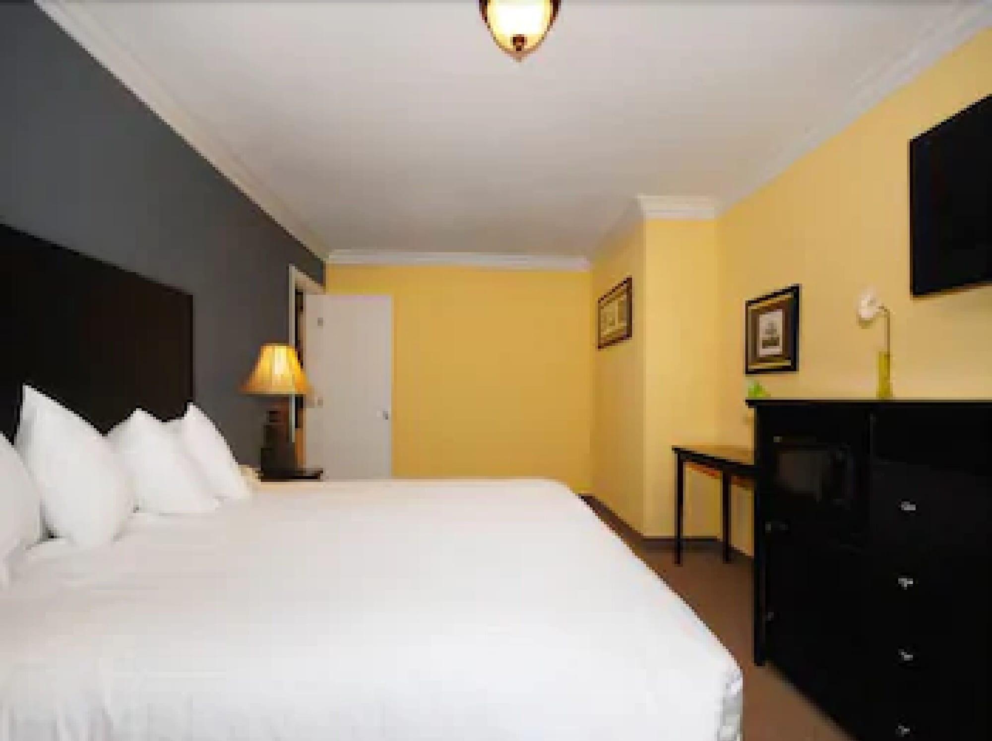 Solaire Inn & Suites Santa Maria  Cameră foto